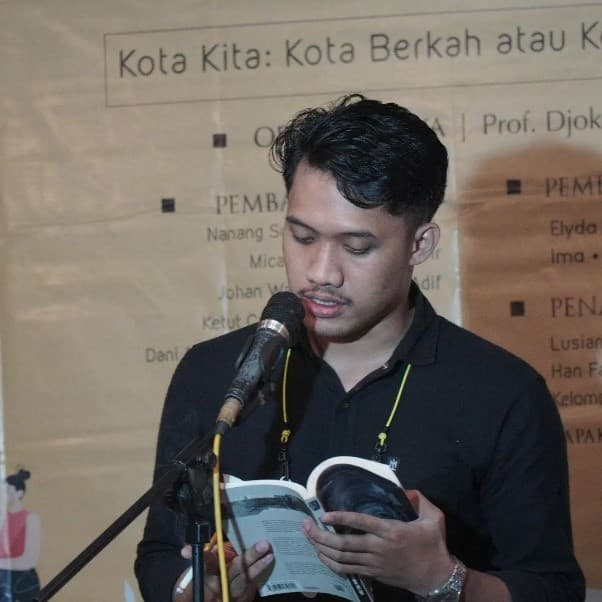 Yohan Fikri Bicara tentang Puisi, Anjing, dan Manusia yang Terbuang