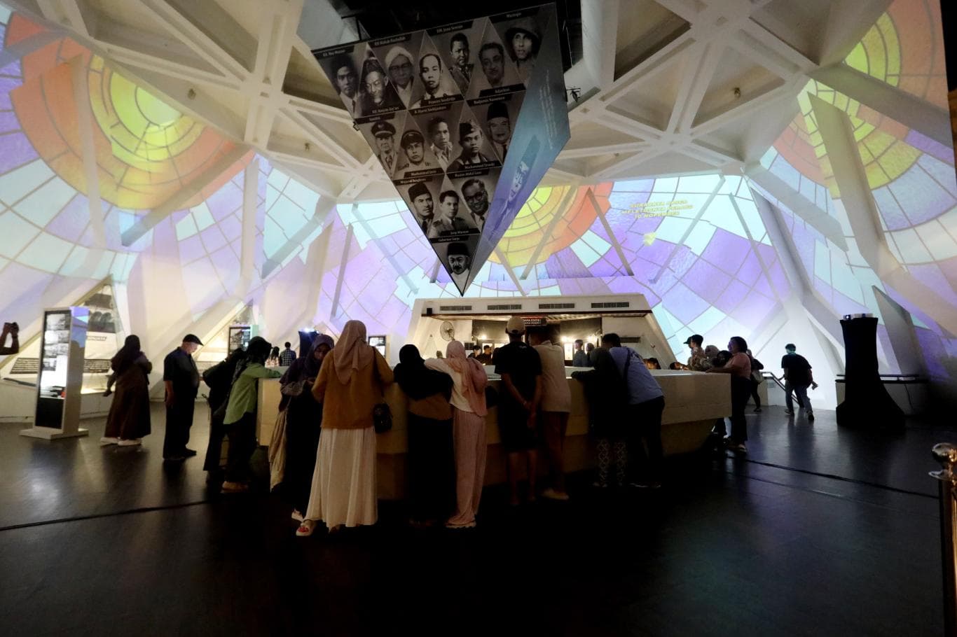 Pameran Cross Musea Sajikan Sejarah dengan Teknologi Imersif