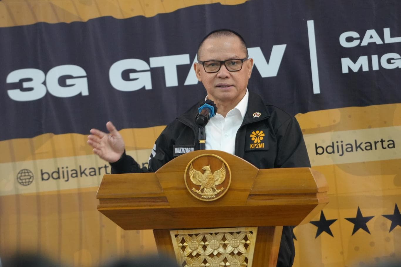 JELASKAN PROGRAM: Menteri P2MI Mukhtarudin memberi sambutan.