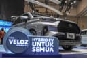 FAVORIT KELUARGA: New Veloz Hybrid EV hadir membawa pembaruan signifikan.