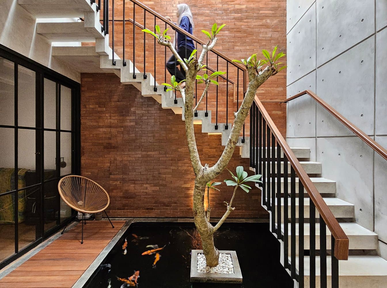 Hunian Semi-Industrial  yang Nyaman dan Hemat Energi