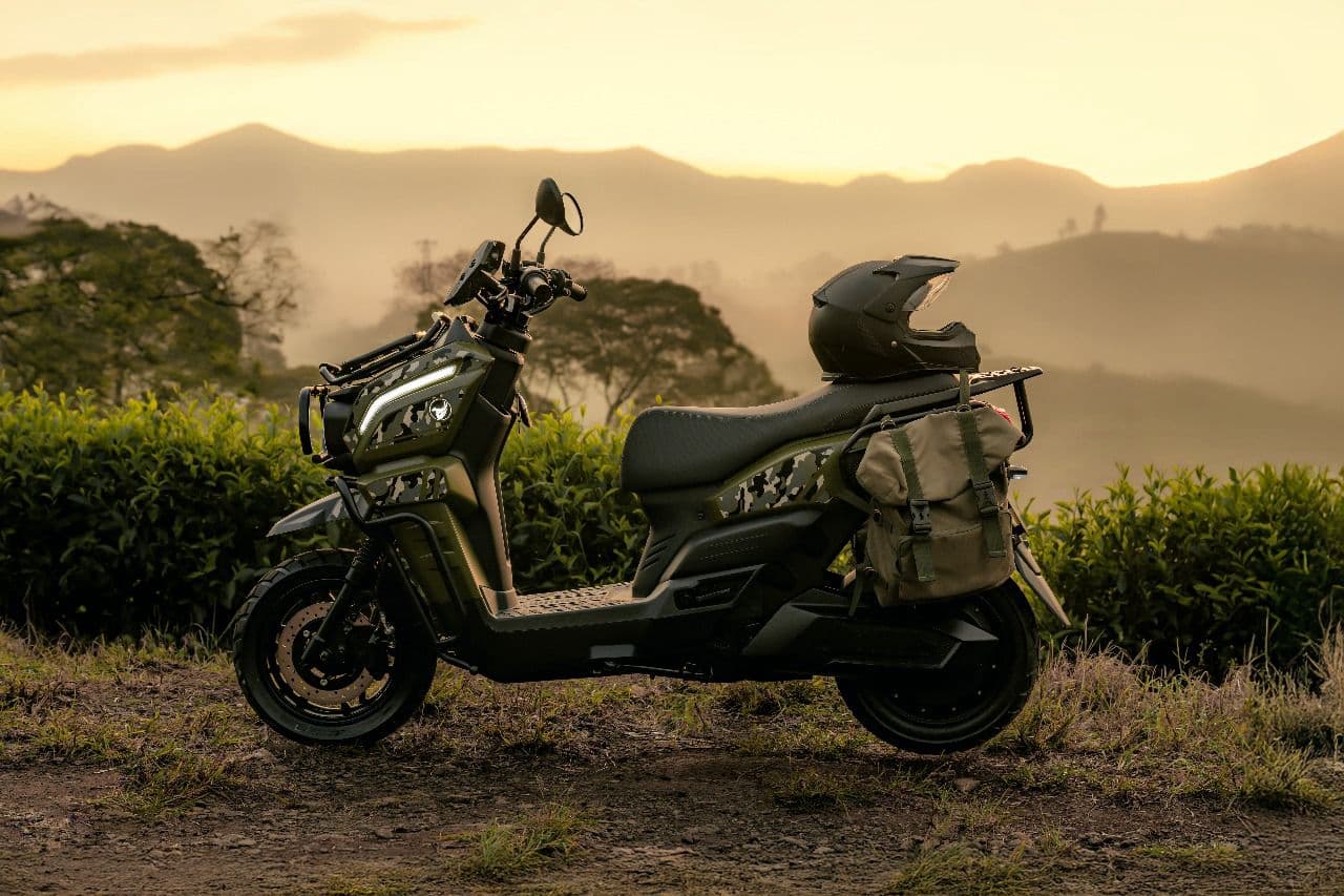 SIAP BERPETUALANG: Tampilan Indomobil eMotor Tyranno yang menonjolkan konsep adventure di market motor listrik di Indonesia.