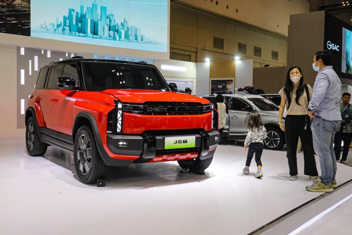 LAPANG: Chery J6T memiliki dimensi panjang 4.433 mm, lebar 1.916 mm, dan tinggi 1.741 mm.