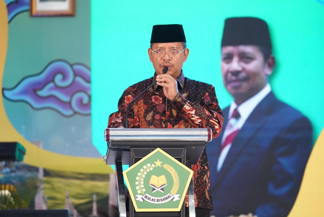 PAPARAN: Dirjen Pendidikan Islam Kemenag Prof Amien Suyitno dalam kick off Hari Guru Nasional (HGN) 2025 di UIN Siber Syekh Nurjati Cirebon (12/11).