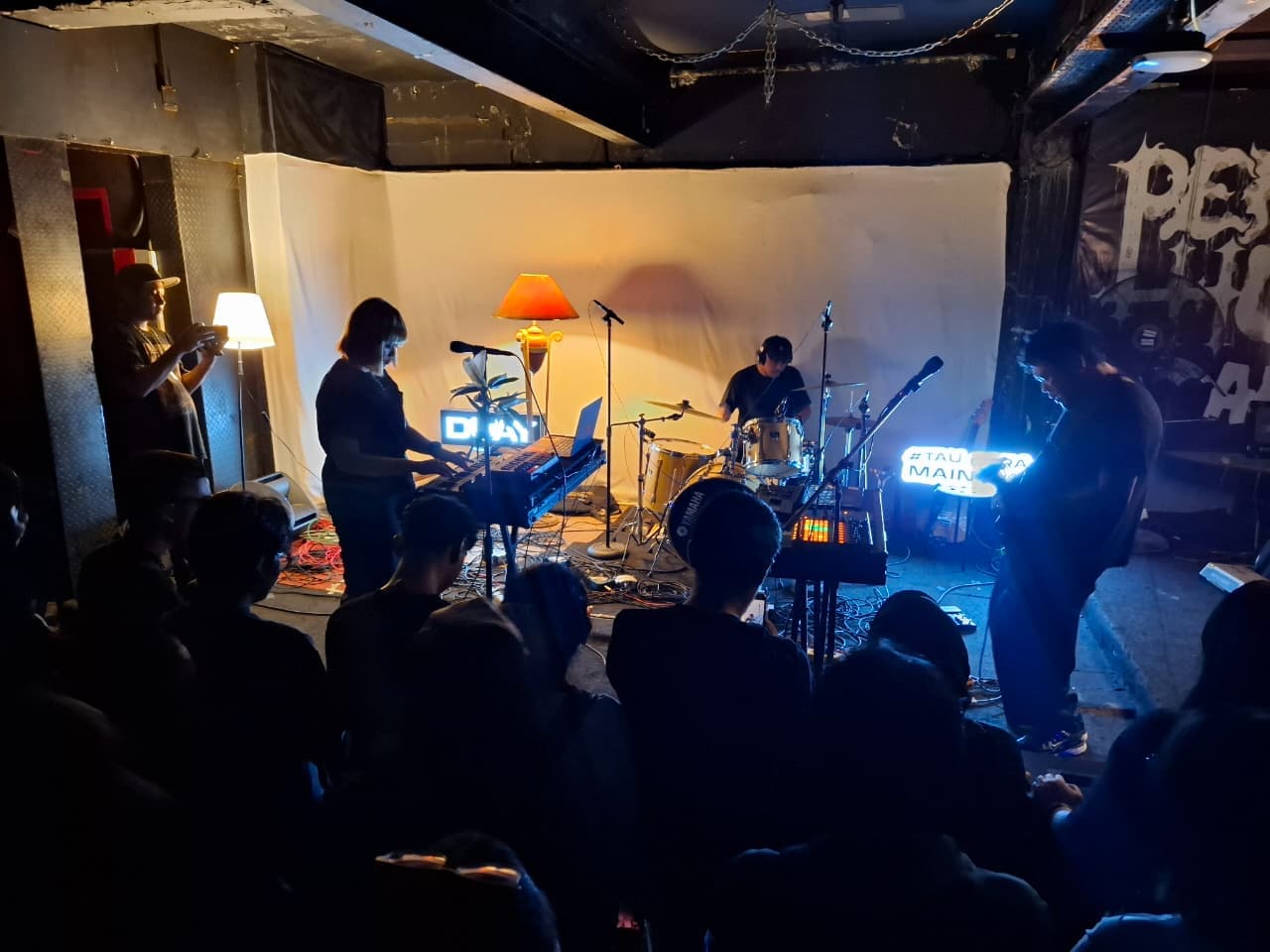 Termenung Bersama Rayakan Melankolia Ala Post Rock