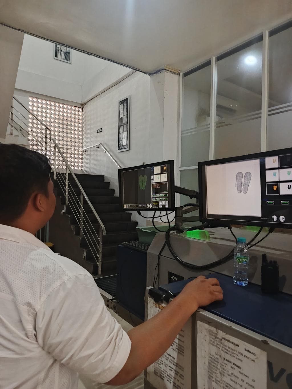 Selundupkan Sabu-Sabu dalam Sandal, Dua Pengunjung Lapas Diamankan