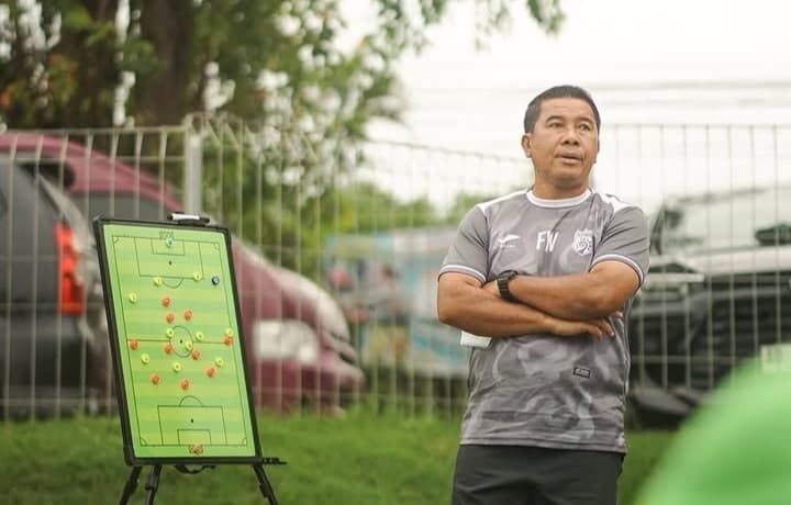 PERSIAPAN OPTIMAL: Francis Wewengkang diharapkan bisa membawa Persewangi Banyuwangi promosi ke Liga 3.