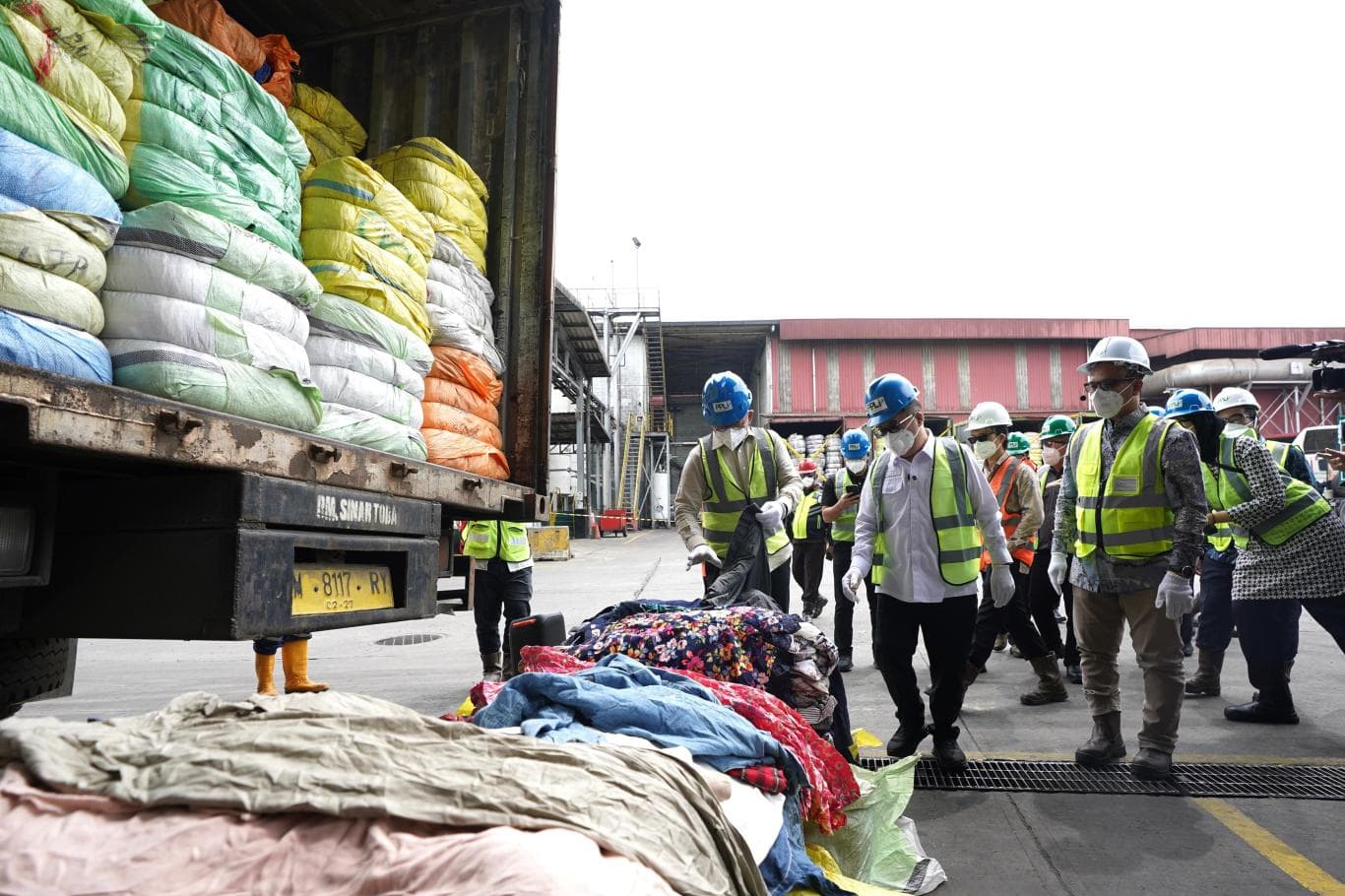 TANPA IZIN: Total ada 19.391 balpres yang berhasil disita petugas gabungan dari BAIS TNI, BIN, dan Polri.