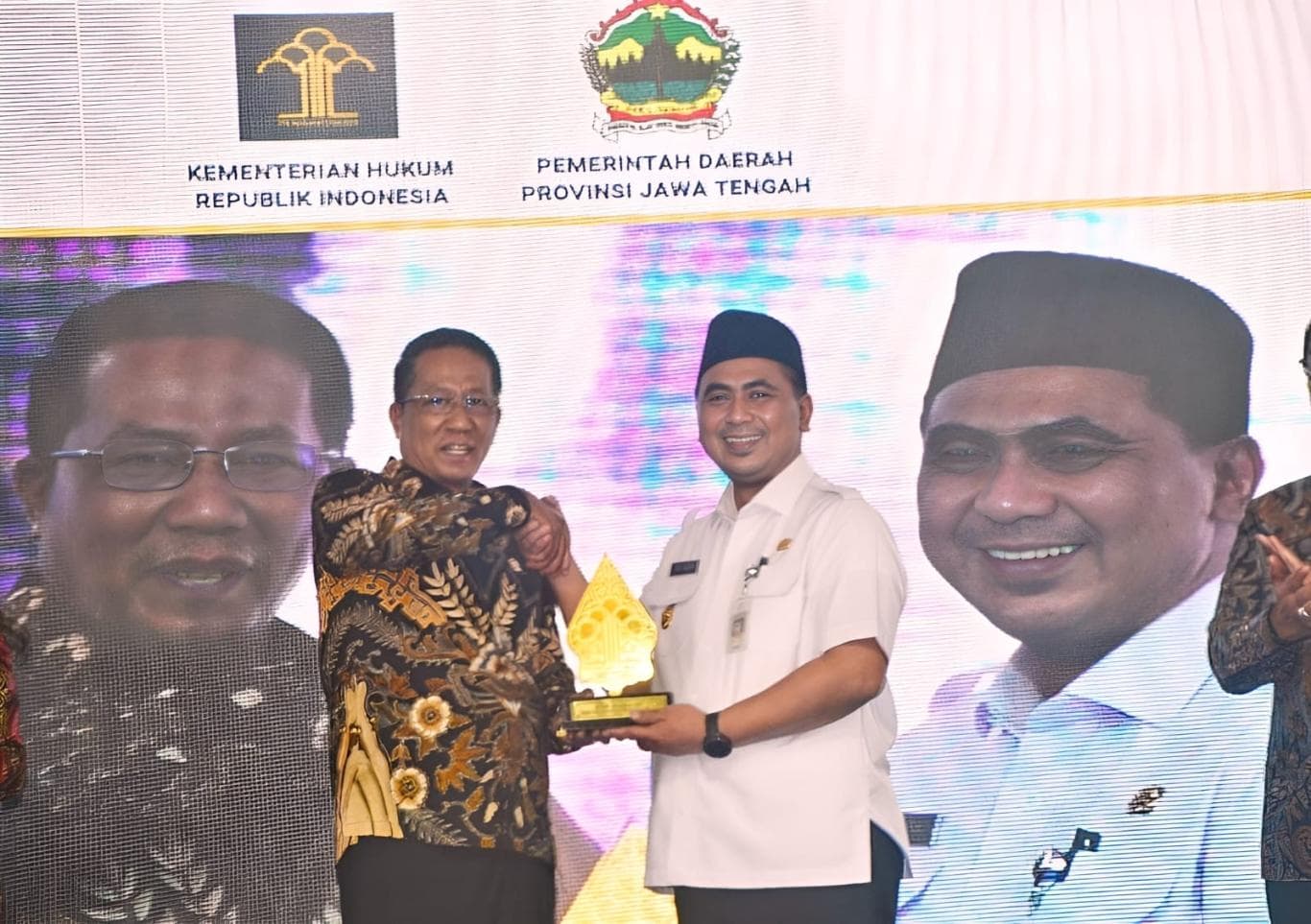 Bentuk Posbankum Terbanyak, Pemprov Jateng Raih Rekor MURI