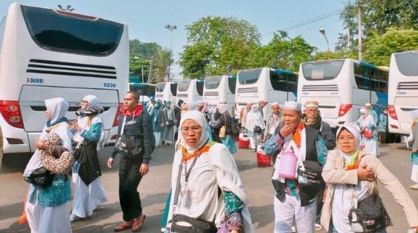 Jamaah Haji Bekasi di asrama haji pada musim haji 2023