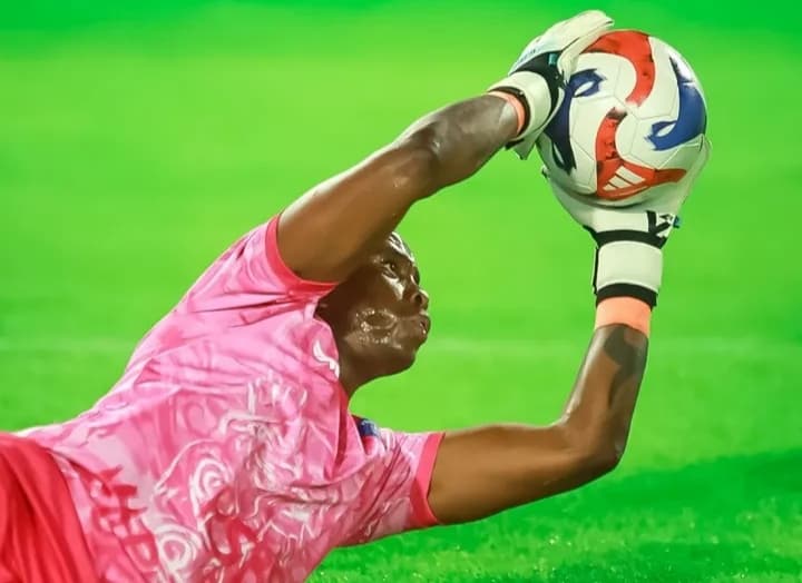 ANDALAN: Kiper PSBS Biar, Kadu, akan menjadi tembok tebal bagi para pemain Persita Tangerang.