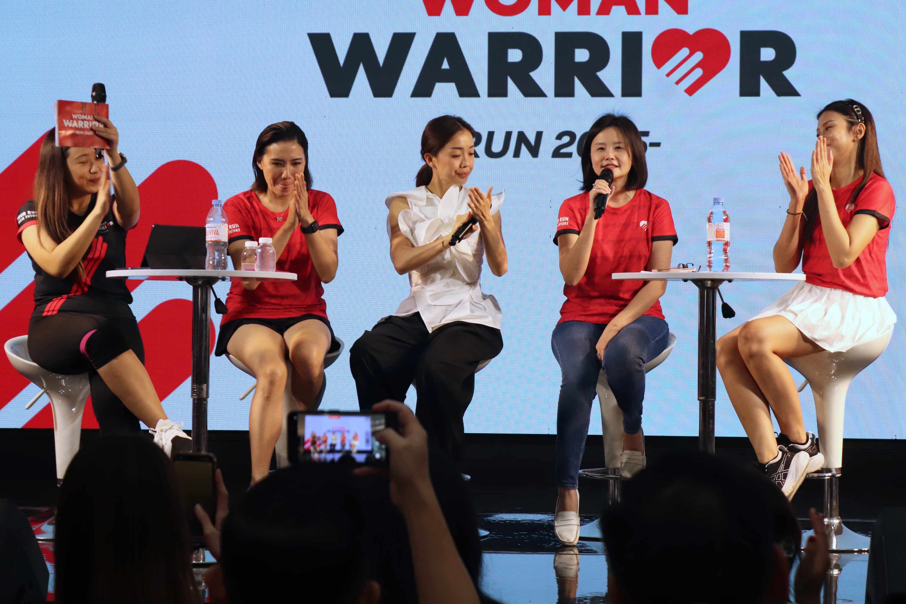 Kalangan pengusaha dan influencer turut hadir dalam rangkaian acara Woman Warrior Run 2025 berupa talk show interaktif di Atrium Oval Ciputra World, Sabtu (8/11). Dari kiri, Stefani Angelia, Patricia Stephanie, Margaret Srijaya, dan Aristia Martan.