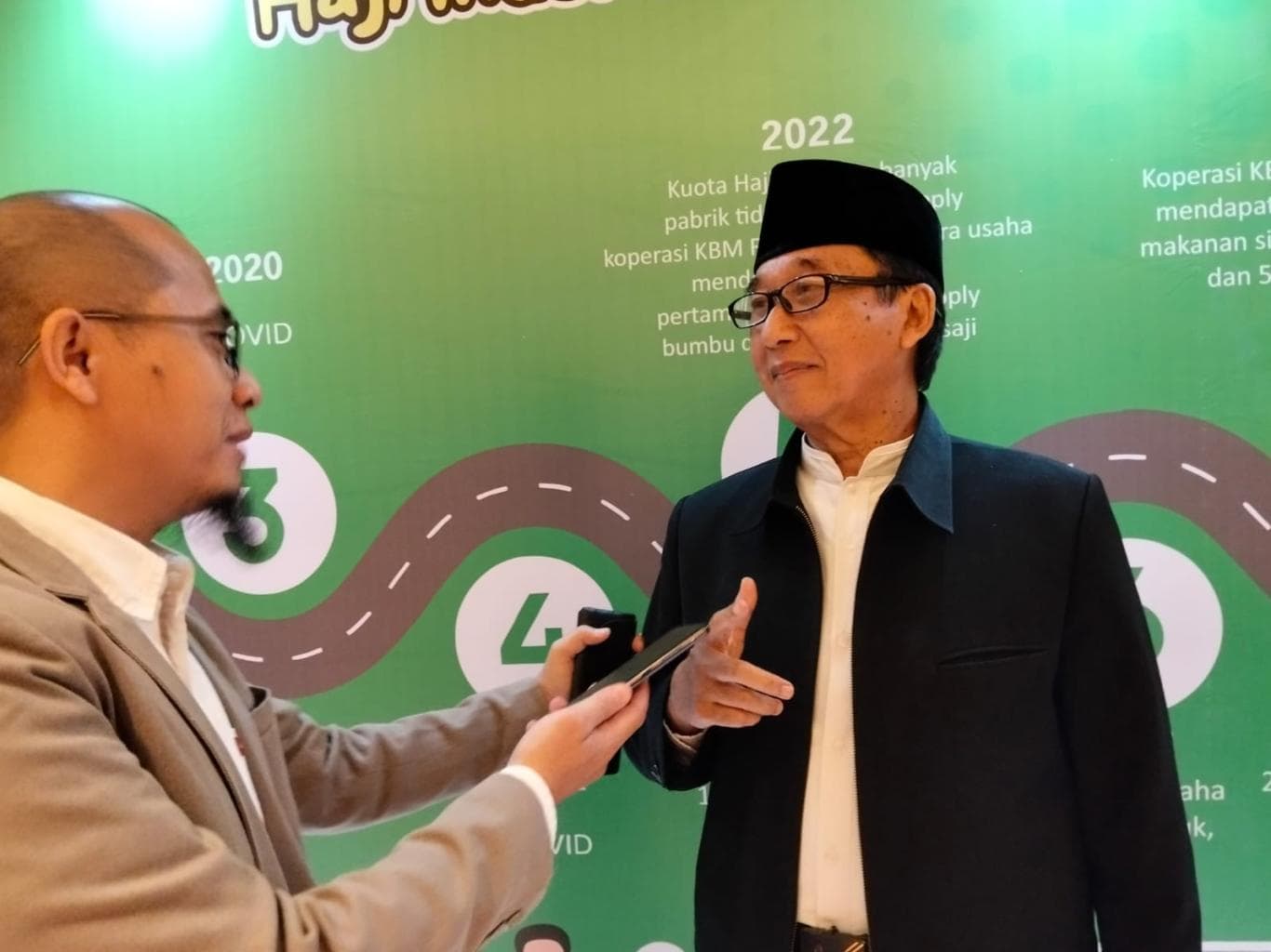 IMBAUAN UNTUK CJH: Sekjen FK-KBIHU Cepi Supriatna (kanan) di Jakarta, Selasa (25/11) malam.