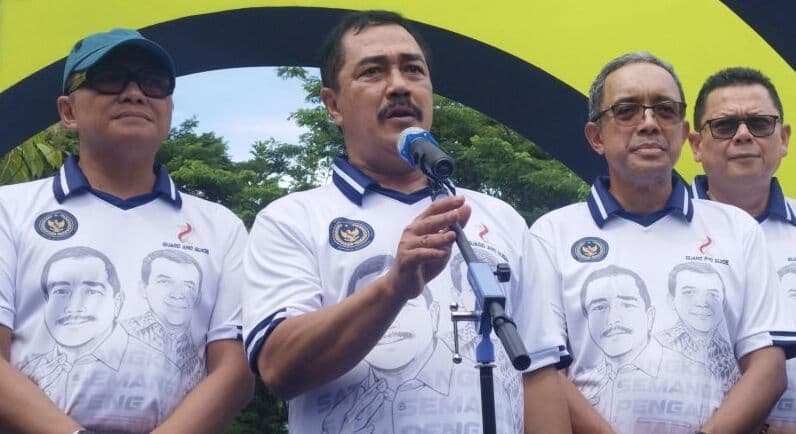 AJAK HIDUP SEHAT: Agus Andrianto (tengah) saat membuka IMIPAS Run